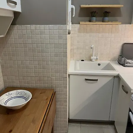 Acropolis, 2bd Erechthiou 21 23 * Athens